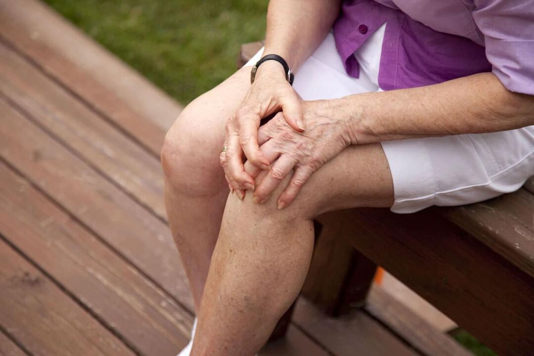 Osteoartrita genunchiului este frecventă la femeile în vârstă